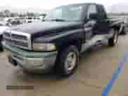 1999 Dodge 1500 z VIN 3B7HC13Z7XG157931, wystawiony jako Copart lot #53868824 z przebiegiem 79 282 mil mil oraz Szkoda całkowita • Salvage title. Historia ofert i sprzedaży dostępna na DreamBid. Obrazek 1.