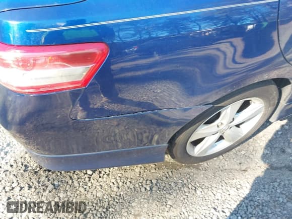 ✅ 2011 Toyota Camry LE • VIN: 4T1BF3EK7BU724326 • Lot: 43475898. Wystawiony na IAAI z przebiegiem 218 314 mil. Bezpłatny archiwum sprzedaży aukcyjnych z USA i szczegółowy raport historii pojazdu na DreamBid. Zdjęcie 6.