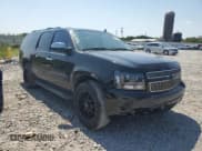 ✅ 2007 Chevrolet Suburban LT • VIN: 3GNFC16077G307421 • Lot: 80148135. Wystawiony na Copart z przebiegiem 289 749 mil. Bezpłatny archiwum sprzedaży aukcyjnych z USA i szczegółowy raport historii pojazdu na DreamBid. Zdjęcie 4.