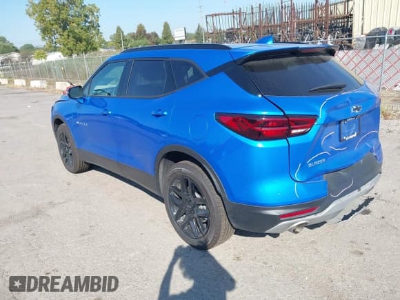 ✅ 2024 Chevrolet Blazer LT • VIN: 3GNKBDR44RS161108 • Lot: 43226510. Wystawiony na IAAI z przebiegiem 17 963 mil. Bezpłatny archiwum sprzedaży aukcyjnych z USA i szczegółowy raport historii pojazdu na DreamBid. Zdjęcie 3.