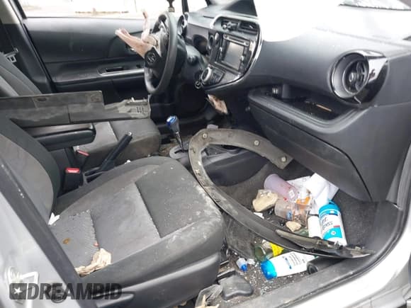 ✅ 2018 Toyota Prius One • VIN: JTDKDTB32J1612329 • Лот: 42153515. Опубликован ранее на IAAI с пробегом 251 230 миль. Бесплатный доступ к архиву аукционных продаж из США и подробный отчёт об истории автомобиля на DreamBid. Изображение 5.