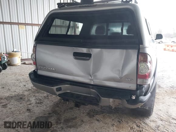 ✅ 2015 Toyota Tacoma • VIN: 5TFLU4ENXFX115198 • Lot: 41442708. Listed on IAAI with 148,277 mi. Free auction sales archive from the USA and detailed vehicle history report at DreamBid. Image 6.