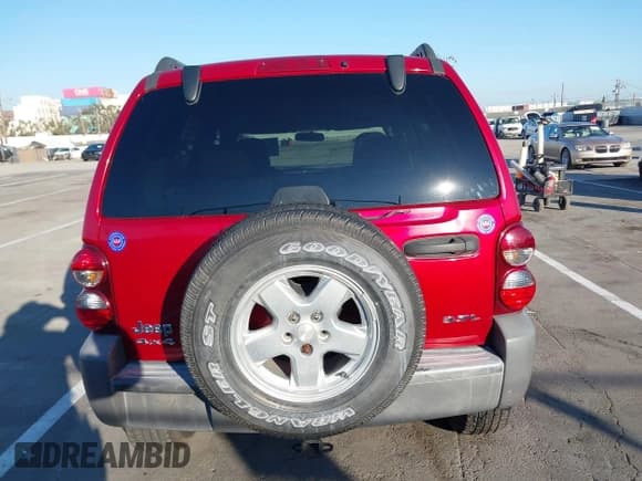 ✅ 2006 Jeep Liberty Sport • VIN: 1J4GL48K96W119314 • Lot: 43651897. Listed on IAAI with 124,705 mi. Free auction sales archive from the USA and detailed vehicle history report at DreamBid. Image 16.