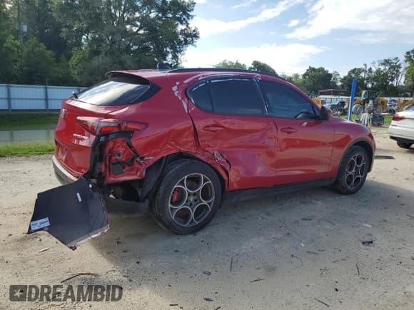✅ 2022 Alfa Romeo Stelvio Sprint • VIN: ZASPAKAN1N7D27546 • Lot: 60719605. Listed on Copart with 19,677 mi. Free auction sales archive from the USA and detailed vehicle history report at DreamBid. Image 3.