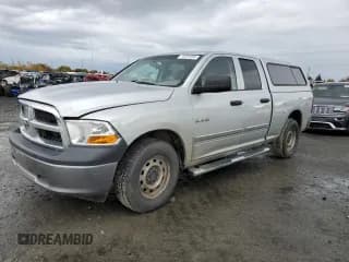 ✅ 2010 Dodge 1500 ST • VIN: 1D7RB1GP4AS230839 • Лот: 78201694. Опубликован ранее на Copart с пробегом 158 888 миль. Бесплатный доступ к архиву аукционных продаж из США и подробный отчёт об истории автомобиля на DreamBid. Изображение 1.