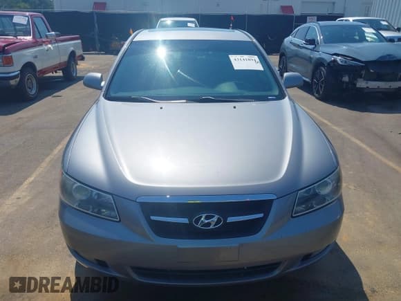 ✅ 2008 Hyundai Sonata SE • VIN: 5NPEU46F48H386210 • Lot: 43141894. Listed on IAAI with 141,245 mi. Free auction sales archive from the USA and detailed vehicle history report at DreamBid. Image 12.