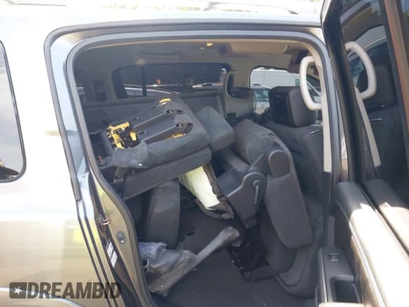 ✅ 2015 Nissan Armada SV • VIN: 5N1BA0ND4FN620763 • Lot: 42950065. Wystawiony na IAAI z przebiegiem 73 263 mil. Bezpłatny archiwum sprzedaży aukcyjnych z USA i szczegółowy raport historii pojazdu na DreamBid. Zdjęcie 8.