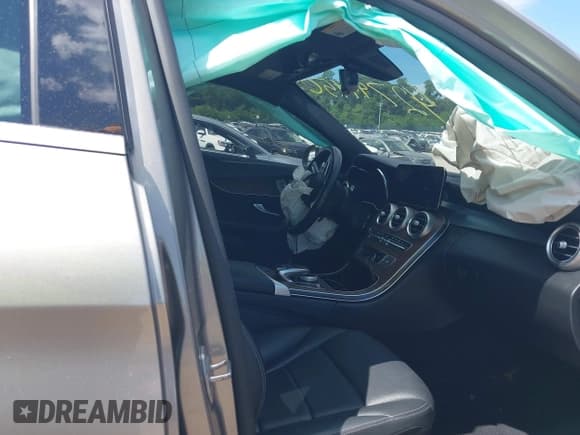 ✅ 2021 Mercedes-Benz C 300 • VIN: W1KWF8EB8MR648727 • Lot: 42794450. Wystawiony na IAAI z przebiegiem 48 928 mil. Bezpłatny archiwum sprzedaży aukcyjnych z USA i szczegółowy raport historii pojazdu na DreamBid. Zdjęcie 5.