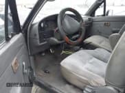 ✅ 1993 Toyota Pickup DLX • VIN: JT4VN13D0P5124813 • Лот: 43710695. Опубликован ранее на IAAI с пробегом 232 820 миль. Бесплатный доступ к архиву аукционных продаж из США и подробный отчёт об истории автомобиля на DreamBid. Изображение 5.