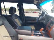 ✅ 2007 Ford Expedition Eddie Bauer • VIN: 1FMFU17597LA82580 • Lot: 42751704. Wystawiony na IAAI z przebiegiem 218 046 mil. Bezpłatny archiwum sprzedaży aukcyjnych z USA i szczegółowy raport historii pojazdu na DreamBid. Zdjęcie 5.