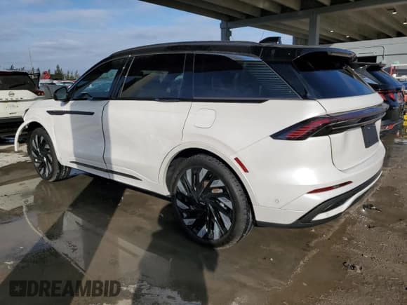 ✅ 2024 Lincoln Nautilus Black Label • VIN: 5LMPJ9JA7RJ790095 • Lot: 88403755. Wystawiony na Copart z przebiegiem 5 081 mil. Bezpłatny archiwum sprzedaży aukcyjnych z USA i szczegółowy raport historii pojazdu na DreamBid. Zdjęcie 2.