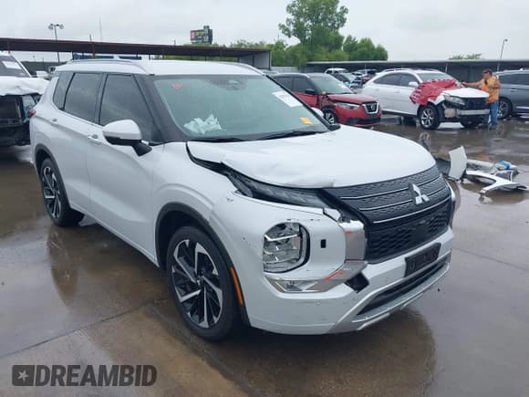 ✅ 2024 Mitsubishi Outlander SEL • VIN: JA4J4WA81RZ033253 • Lot: 42931336. Listed on IAAI with 10,112 mi. Free auction sales archive from the USA and detailed vehicle history report at DreamBid. Image 1.