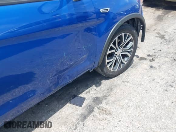 2018 Mitsubishi Outlander SE с VIN JA4AP3AW8JU001681, выставлен на аукционе IAAI как лот 42872353 с пробегом 79 236 миль миль и . История ставок и продаж доступна на DreamBid. Изображение 6.