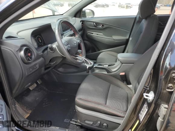 ✅ 2022 Hyundai Kona N Line • VIN: KM8K33A3XNU860171 • Lot: 44107804. Wystawiony na Copart z przebiegiem 10 424 mil. Bezpłatny archiwum sprzedaży aukcyjnych z USA i szczegółowy raport historii pojazdu na DreamBid. Zdjęcie 7.