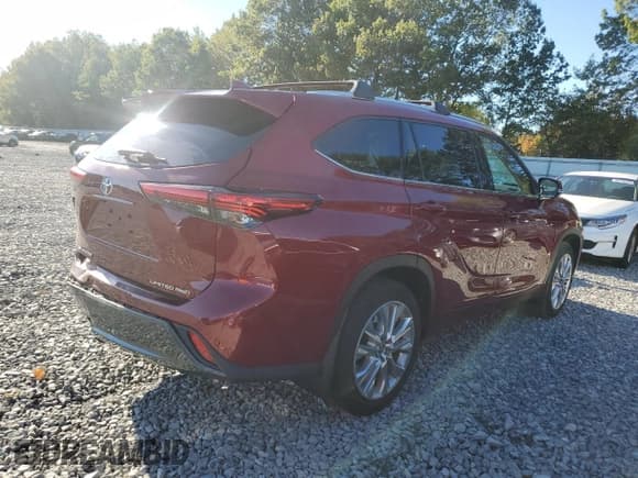 ✅ 2020 Toyota Highlander Limited • VIN: 5TDDZRBH6LS028658 • Lot: 86128235. Listed on Copart with 71,303 mi. Free auction sales archive from the USA and detailed vehicle history report at DreamBid. Image 3.