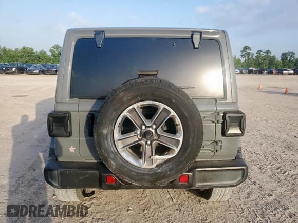 ✅ 2022 Jeep Wrangler Unlimited Sahara • VIN: 1C4HJXEG8NW164969 • Лот: 61671095. Опубликован ранее на Copart с пробегом 64 263 миль. Бесплатный доступ к архиву аукционных продаж из США и подробный отчёт об истории автомобиля на DreamBid. Изображение 6.