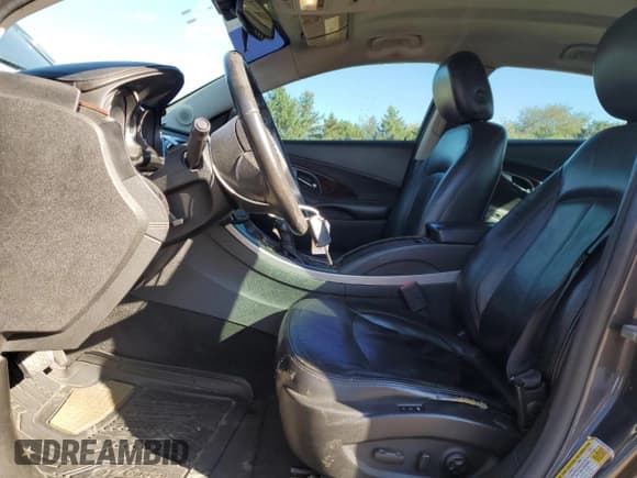 ✅ 2013 Buick LaCrosse Leather • VIN: 1G4GC5E32DF153533 • Lot: 85954335. Wystawiony na Copart z przebiegiem 298 909 mil. Bezpłatny archiwum sprzedaży aukcyjnych z USA i szczegółowy raport historii pojazdu na DreamBid. Zdjęcie 7.