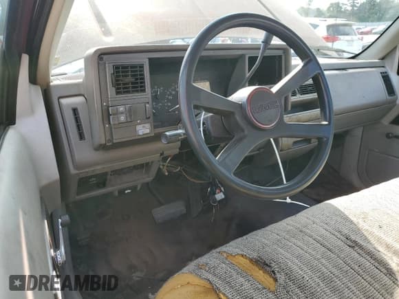 ✅ 1994 GMC Sierra 1500 • VIN: 1GTEC14Z1RZ506120 • Lot: 81578795. Wystawiony na Copart z przebiegiem 241 622 mil. Bezpłatny archiwum sprzedaży aukcyjnych z USA i szczegółowy raport historii pojazdu na DreamBid. Zdjęcie 8.