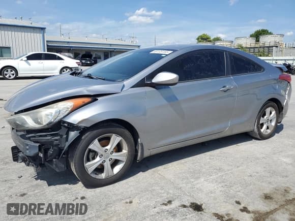 ✅ 2013 Hyundai Elantra SE • VIN: KMHDH6AE0DU020007 • Лот: 69135155. Опубликован ранее на Copart с пробегом 136 660 миль. Бесплатный доступ к архиву аукционных продаж из США и подробный отчёт об истории автомобиля на DreamBid. Изображение 1.
