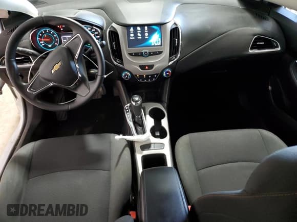 ✅ 2017 Chevrolet Cruze LS • VIN: 1G1BC5SMXH7122910 • Lot: 61137643. Listed on Copart with 58,626 mi. Free auction sales archive from the USA and detailed vehicle history report at DreamBid. Image 8.