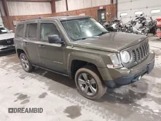✅ 2015 Jeep Patriot Latitude • VIN: 1C4NJRFB9FD417747 • Lot: 42527555. Wystawiony na IAAI z przebiegiem 290 316 mil. Bezpłatny archiwum sprzedaży aukcyjnych z USA i szczegółowy raport historii pojazdu na DreamBid. Zdjęcie 1.