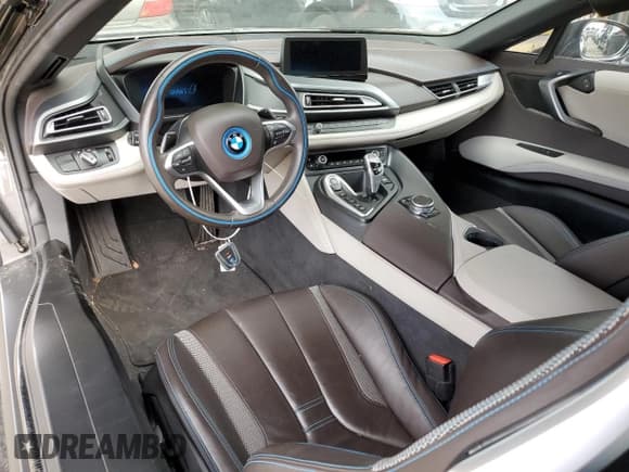 ✅ 2015 BMW i8 • VIN: WBY2Z2C54FV392511 • Lot: 53033563. Wystawiony na Copart z przebiegiem 51 024 mil. Bezpłatny archiwum sprzedaży aukcyjnych z USA i szczegółowy raport historii pojazdu na DreamBid. Zdjęcie 8.