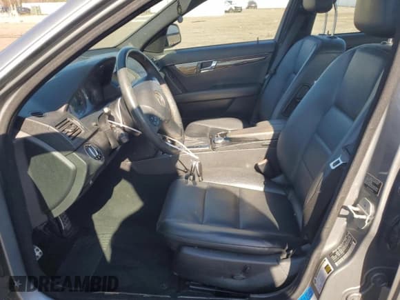 ✅ 2008 Mercedes-Benz C 350 Sport • VIN: WDDGF56X98F116214 • Lot: 92181225. Wystawiony na Copart z przebiegiem 142 110 mil. Bezpłatny archiwum sprzedaży aukcyjnych z USA i szczegółowy raport historii pojazdu na DreamBid. Zdjęcie 7.