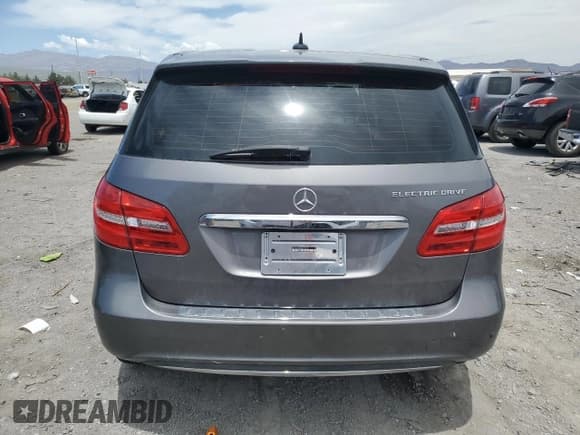 ✅ 2014 Mercedes-Benz B Electric Drive • VIN: WDDVP9AB8EJ001443 • Lot: 59386915. Wystawiony na Copart z przebiegiem Nie podano. Bezpłatny archiwum sprzedaży aukcyjnych z USA i szczegółowy raport historii pojazdu na DreamBid. Zdjęcie 6.