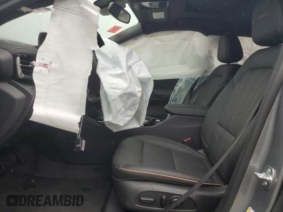 ✅ 2025 Buick Envista Avenir • VIN: KL47LCEP1SB222156 • Lot: 69511175. Wystawiony na Copart z przebiegiem 1 352 mil. Bezpłatny archiwum sprzedaży aukcyjnych z USA i szczegółowy raport historii pojazdu na DreamBid. Zdjęcie 7.