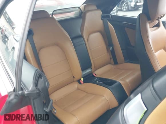 ✅ 2016 Mercedes-Benz E 400 • VIN: WDDKK6FF1GF330552 • Лот: 42994664. Опубликован ранее на IAAI с пробегом 88 840 миль. Бесплатный доступ к архиву аукционных продаж из США и подробный отчёт об истории автомобиля на DreamBid. Изображение 8.