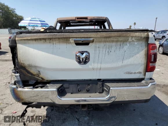 ✅ 2022 Ram 2500 Longhorn • VIN: 3C6UR5GL5NG381553 • Lot: 70767164. Wystawiony na Copart z przebiegiem Nie podano. Bezpłatny archiwum sprzedaży aukcyjnych z USA i szczegółowy raport historii pojazdu na DreamBid. Zdjęcie 6.