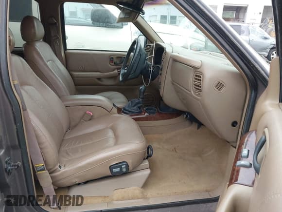 ✅ 1998 Oldsmobile Bravada • VIN: 1GHDT13W6W2727777 • Lot: 42103153. Wystawiony na IAAI z przebiegiem 187 176 mil. Bezpłatny archiwum sprzedaży aukcyjnych z USA i szczegółowy raport historii pojazdu na DreamBid. Zdjęcie 5.