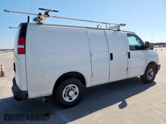 ✅ 2019 Chevrolet Express Cargo • VIN: 1GCWGAFP4K1242173 • Lot: 91474505. Wystawiony na Copart z przebiegiem 175 154 mil. Bezpłatny archiwum sprzedaży aukcyjnych z USA i szczegółowy raport historii pojazdu na DreamBid. Zdjęcie 3.