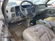 ✅ 1998 GMC Sierra 1500 • VIN: 1GTEK19R1WR500406 • Лот: 59254225. Опубликован ранее на Copart с пробегом 271 184 миль. Бесплатный доступ к архиву аукционных продаж из США и подробный отчёт об истории автомобиля на DreamBid. Изображение 8.