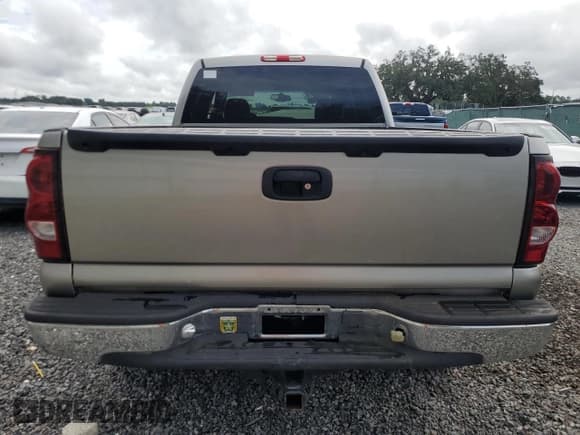 ✅ 2003 Chevrolet Silverado 1500HD LT • VIN: 1GCGC13U93F142570 • Лот: 70047944. Опубликован ранее на Copart с пробегом 243 221 миль. Бесплатный доступ к архиву аукционных продаж из США и подробный отчёт об истории автомобиля на DreamBid. Изображение 6.