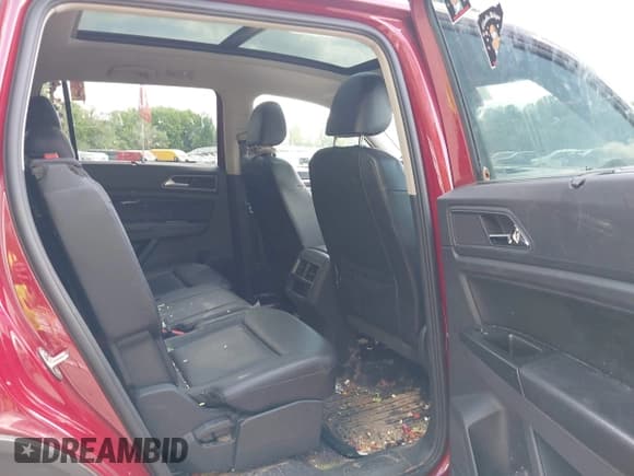 ✅ 2018 Volkswagen Atlas SEL • VIN: 1V2MR2CA3JC569544 • Lot: 42271392. Listed on IAAI with 123,960 mi. Free auction sales archive from the USA and detailed vehicle history report at DreamBid. Image 8.