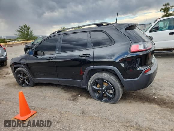 ✅ 2019 Jeep Cherokee Altitude • VIN: 1C4PJMLX5KD420876 • Lot: 70387915. Listed on Copart with 114,185 mi. Free auction sales archive from the USA and detailed vehicle history report at DreamBid. Image 2.