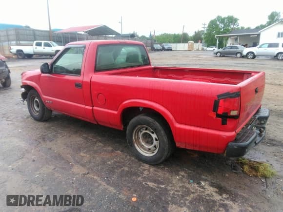 ✅ 1998 Chevrolet S-10 • VIN: 1GCCS14X7WK207793 • Lot: 42082374. Wystawiony na IAAI z przebiegiem 163 949 mil. Bezpłatny archiwum sprzedaży aukcyjnych z USA i szczegółowy raport historii pojazdu na DreamBid. Zdjęcie 3.
