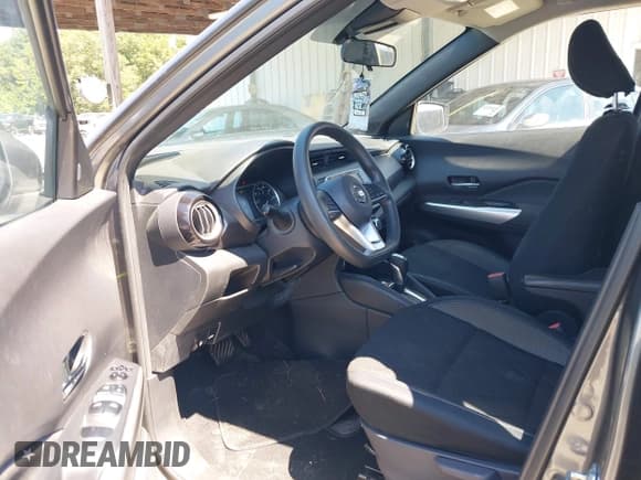 ✅ 2020 Nissan Kicks SV • VIN: 3N1CP5CV2LL525794 • Лот: 43185045. Опубликован ранее на IAAI с пробегом 104 756 миль. Бесплатный доступ к архиву аукционных продаж из США и подробный отчёт об истории автомобиля на DreamBid. Изображение 5.