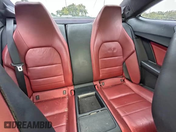 ✅ 2012 Mercedes-Benz C 250 • VIN: WDDGJ4HB0CF929427 • Лот: 96334465. Опубликован ранее на Copart с пробегом 115 123 миль. Бесплатный доступ к архиву аукционных продаж из США и подробный отчёт об истории автомобиля на DreamBid. Изображение 14.