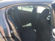 ✅ 2015 Mazda 3 i Sport • VIN: 3MZBM1U73FM179308 • Lot: 86517885. Wystawiony na Copart z przebiegiem 131 710 mil. Bezpłatny archiwum sprzedaży aukcyjnych z USA i szczegółowy raport historii pojazdu na DreamBid. Zdjęcie 10.