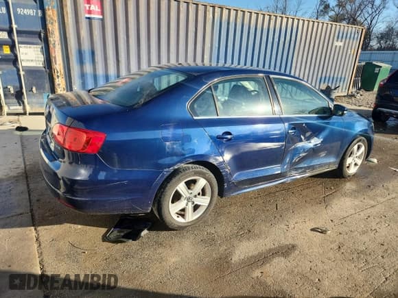 ✅ 2013 Volkswagen Jetta SE • VIN: 3VWDP7AJ3DM416749 • Lot: 90848025. Listed on Copart with 172,058 mi. Free auction sales archive from the USA and detailed vehicle history report at DreamBid. Image 3.