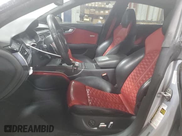 ✅ 2016 Audi RS 7 Prestige • VIN: WUAW2BFC1GN903078 • Lot: 41752155. Wystawiony na Copart z przebiegiem 115 159 mil. Bezpłatny archiwum sprzedaży aukcyjnych z USA i szczegółowy raport historii pojazdu na DreamBid. Zdjęcie 7.