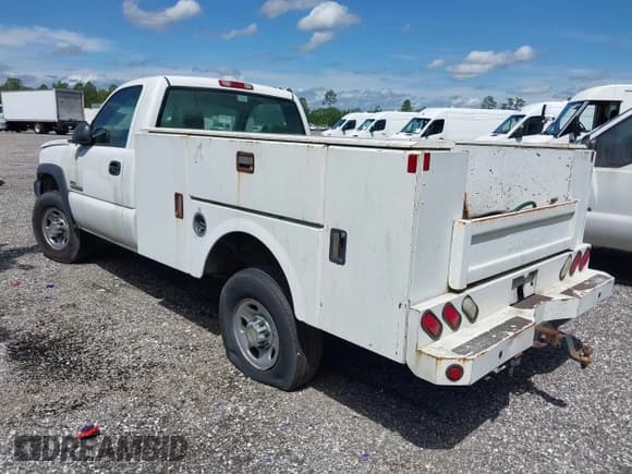 ✅ 2005 Chevrolet Silverado 2500HD • VIN: 1GBHC24285E148347 • Lot: 42799812. Wystawiony na IAAI z przebiegiem Nie podano. Bezpłatny archiwum sprzedaży aukcyjnych z USA i szczegółowy raport historii pojazdu na DreamBid. Zdjęcie 3.