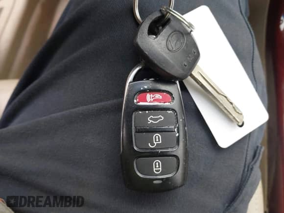 2006 Hyundai Azera SE с VIN KMHFC46FX6A044039, выставлен на аукционе IAAI как лот 41772618 с пробегом 158 657 миль миль и . История ставок и продаж доступна на DreamBid. Изображение 11.