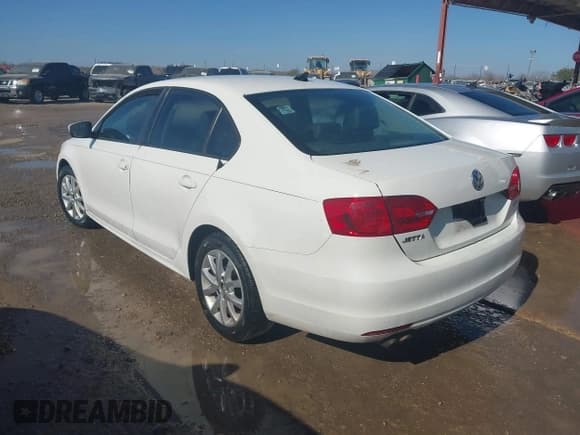 ✅ 2012 Volkswagen Jetta SE • VIN: 3VWDP7AJ4CM457941 • Лот: 41405697. Опубликован ранее на IAAI с пробегом 203 622 миль. Бесплатный доступ к архиву аукционных продаж из США и подробный отчёт об истории автомобиля на DreamBid. Изображение 3.