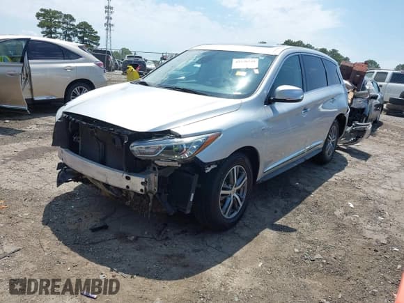 ✅ 2020 Infiniti QX60 Luxe • VIN: 5N1DL0MN7LC529460 • Lot: 42338248. Wystawiony na IAAI z przebiegiem 97 883 mil. Bezpłatny archiwum sprzedaży aukcyjnych z USA i szczegółowy raport historii pojazdu na DreamBid. Zdjęcie 18.