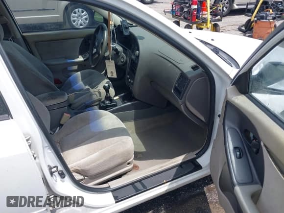 ✅ 2005 Hyundai Elantra GLS • VIN: KMHDN46D95U153704 • Lot: 42885727. Wystawiony na IAAI z przebiegiem Nie podano. Bezpłatny archiwum sprzedaży aukcyjnych z USA i szczegółowy raport historii pojazdu na DreamBid. Zdjęcie 5.