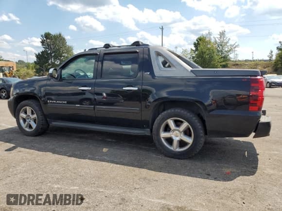 ✅ 2008 Chevrolet Avalanche LS • VIN: 3GNFK12378G146945 • Лот: 71687065. Опубликован ранее на Copart с пробегом 317 391 миль. Бесплатный доступ к архиву аукционных продаж из США и подробный отчёт об истории автомобиля на DreamBid. Изображение 2.