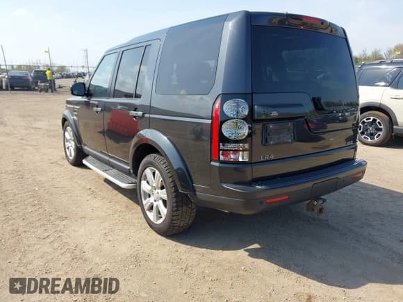 ✅ 2015 Land Rover LR4 HSE • VIN: SALAG2V60FA759297 • Lot: 42128974. Listed on IAAI with 162,058 mi. Free auction sales archive from the USA and detailed vehicle history report at DreamBid. Image 3.